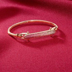 [Stella & Dot} Swarovski Rebel Bracelet Pink Ombre